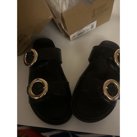 Call It Spring Women's Taliah Flat Sandal Size 8 Box Damaged - Picture 2 of 9